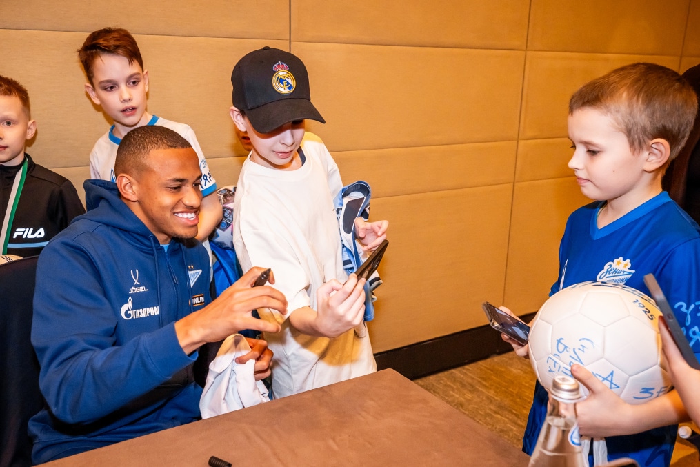 Автограф-сессия для детей из школ «Зенит-Чемпионика» в Москве
