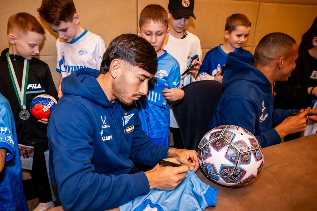 Автограф-сессия для детей из школ «Зенит-Чемпионика» в Москве