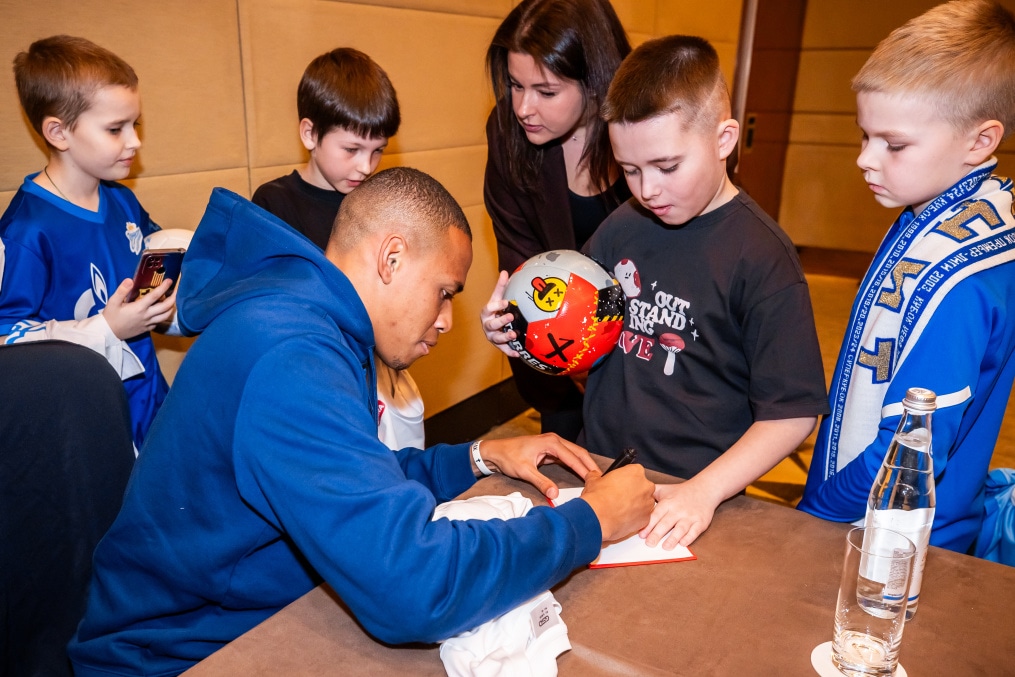 Автограф-сессия для детей из школ «Зенит-Чемпионика» в Москве