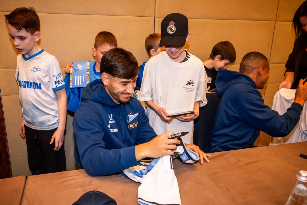 Автограф-сессия для детей из школ «Зенит-Чемпионика» в Москве