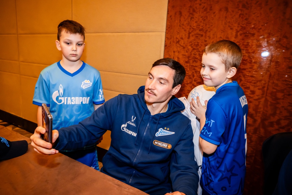 Автограф-сессия для детей из школ «Зенит-Чемпионика» в Москве