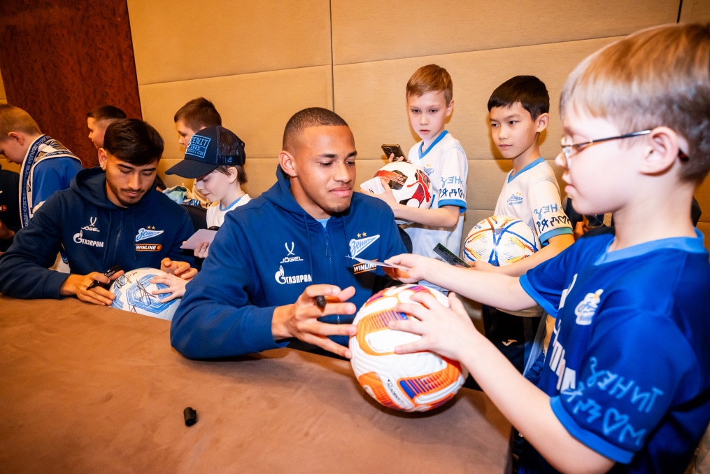 Автограф-сессия для детей из школ «Зенит-Чемпионика» в Москве