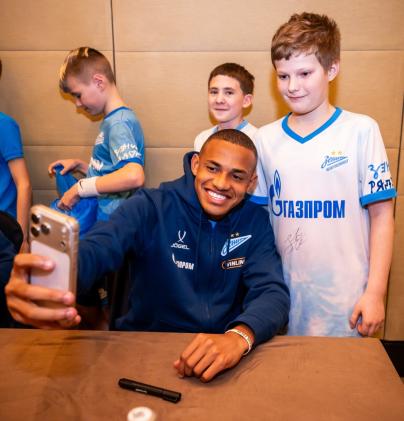 Автограф-сессия для детей из школ «Зенит-Чемпионика» в Москве