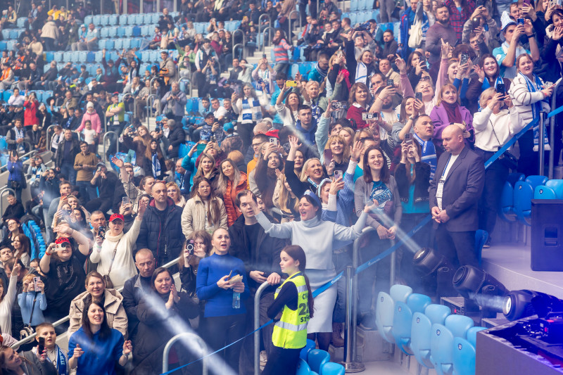 Концерт группы Иванушки International перед матчем «Зенит» — «Крылья Советов»