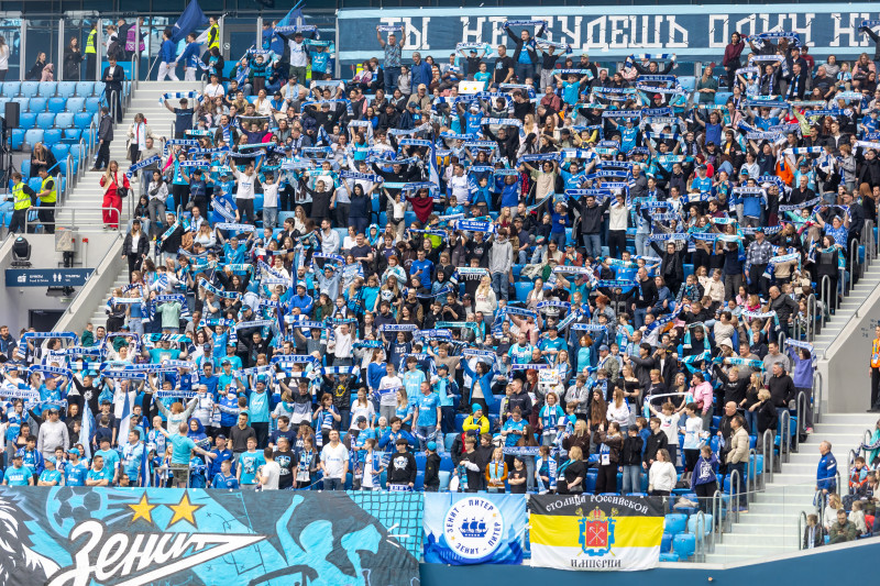 Болельщики на матче «Зенит» — «Крылья Советов»