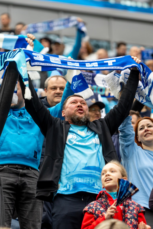 Болельщики на матче «Зенит» — «Крылья Советов»