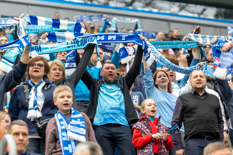 Болельщики на матче «Зенит» — «Крылья Советов»