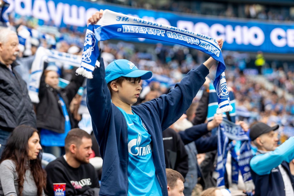 Болельщики на матче «Зенит» — «Крылья Советов»