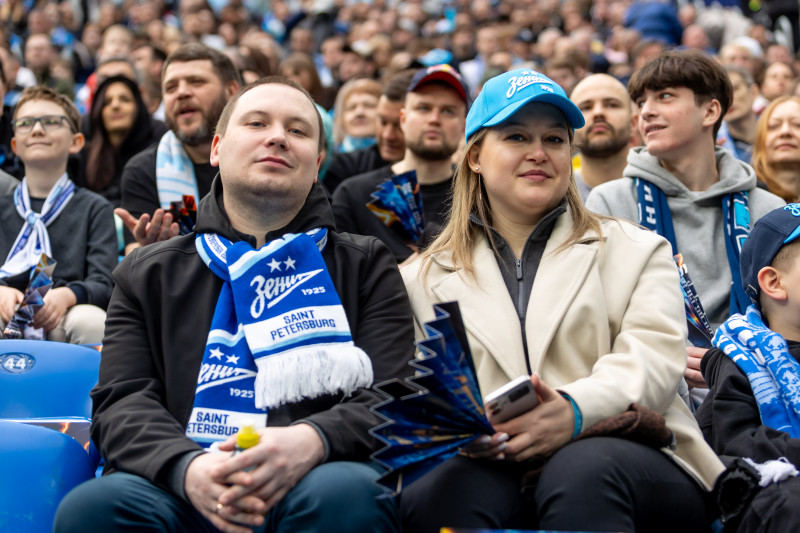 Болельщики на матче «Зенит» — «Крылья Советов»