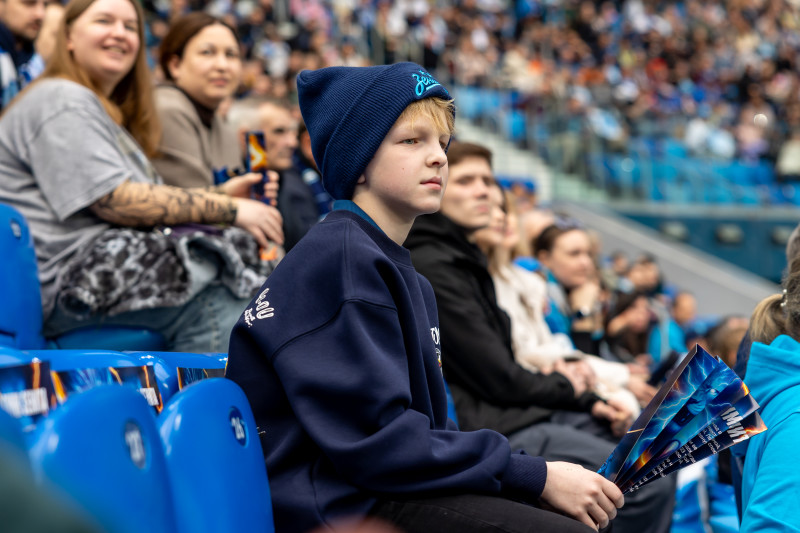 Болельщики на матче «Зенит» — «Крылья Советов»