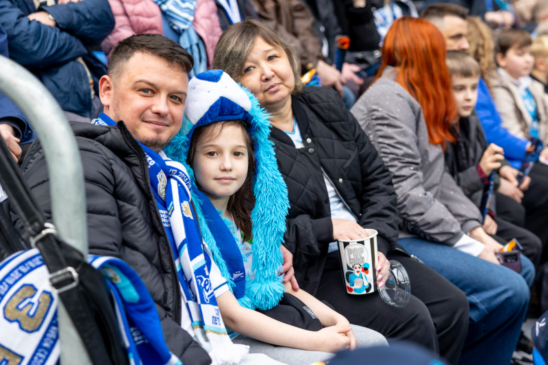 Болельщики на матче «Зенит» — «Крылья Советов»