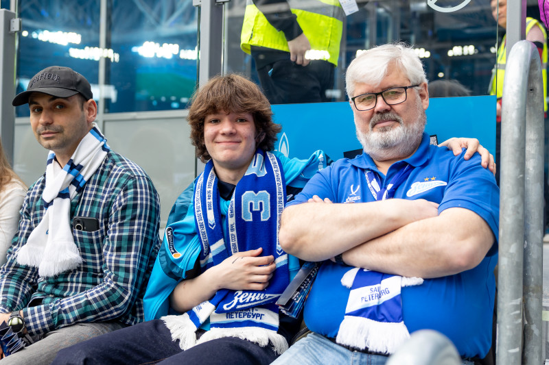 Болельщики на матче «Зенит» — «Крылья Советов»