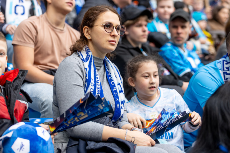 Болельщики на матче «Зенит» — «Крылья Советов»