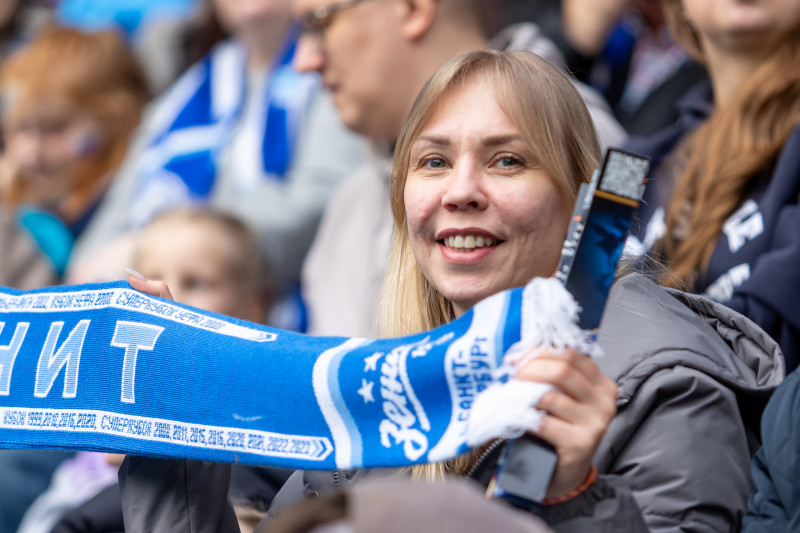 Болельщики на матче «Зенит» — «Крылья Советов»