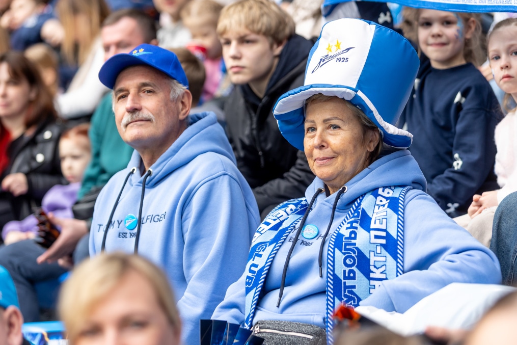 Болельщики на матче «Зенит» — «Крылья Советов»