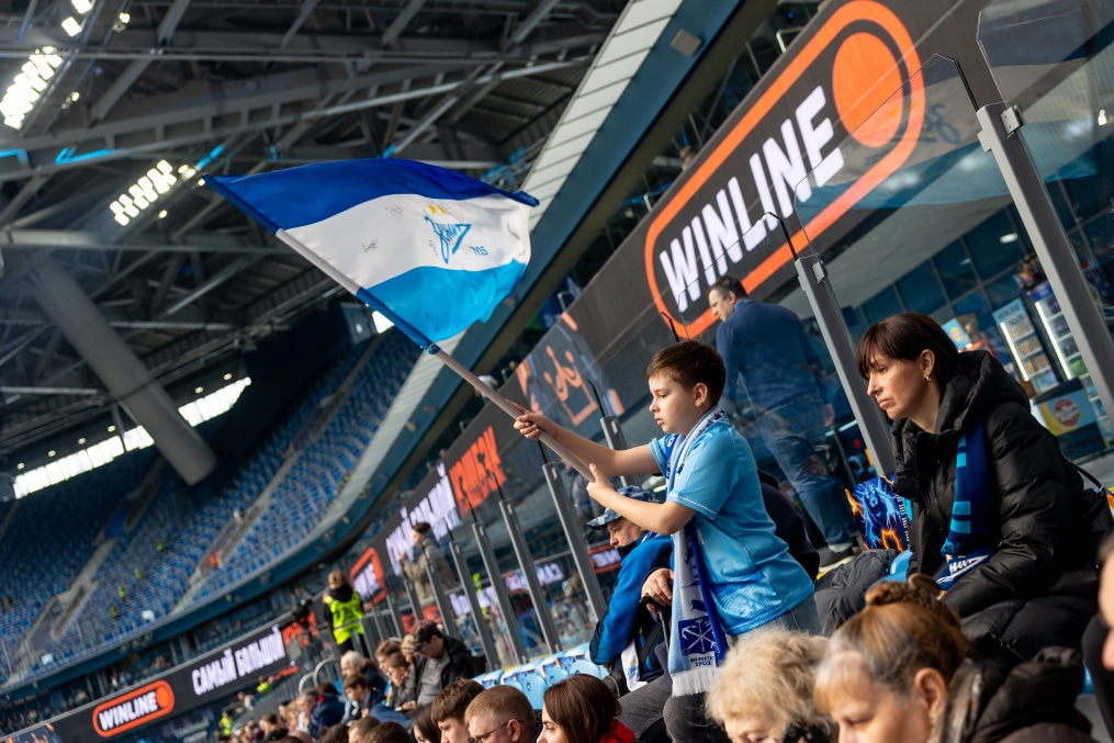 Болельщики на матче «Зенит» — «Крылья Советов»