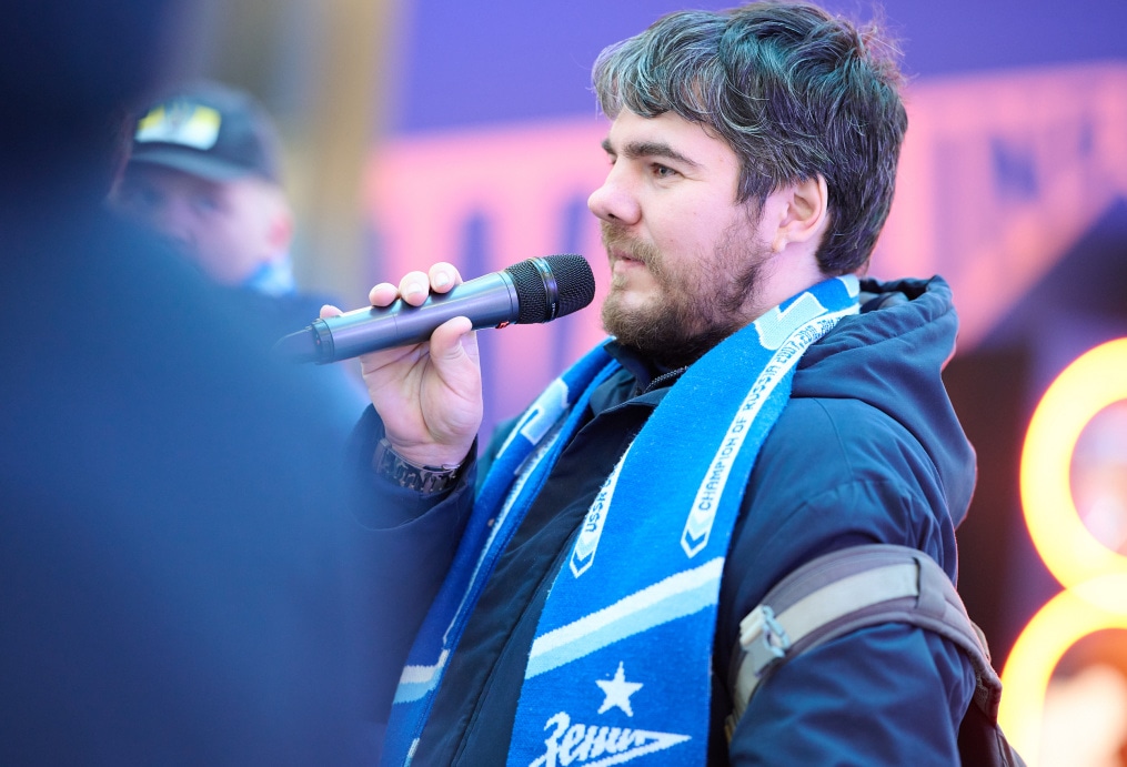 Автограф-сессия и паблик-ток Анастасии Поздеевой и Вероники Куропаткиной на Неделе моды в ТРЦ «Галерея»