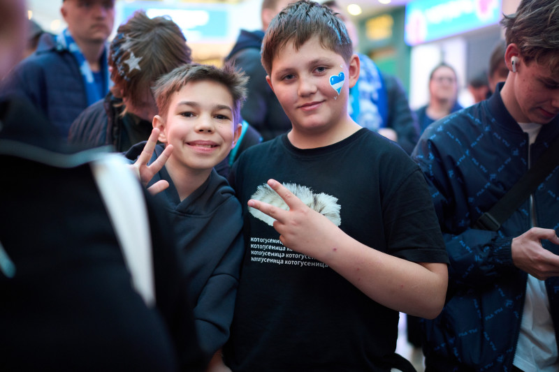 Автограф-сессия и паблик-ток Анастасии Поздеевой и Вероники Куропаткиной на Неделе моды в ТРЦ «Галерея»