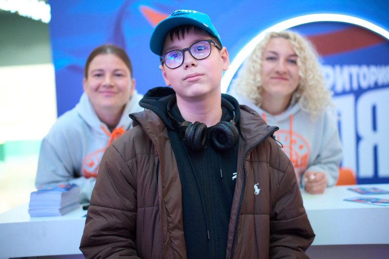 Автограф-сессия и паблик-ток Анастасии Поздеевой и Вероники Куропаткиной на Неделе моды в ТРЦ «Галерея»