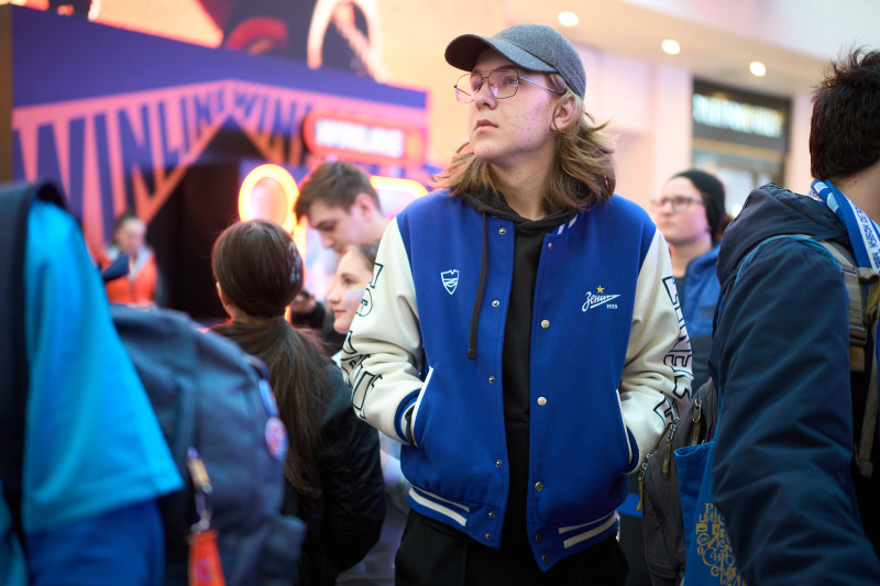 Автограф-сессия и паблик-ток Анастасии Поздеевой и Вероники Куропаткиной на Неделе моды в ТРЦ «Галерея»