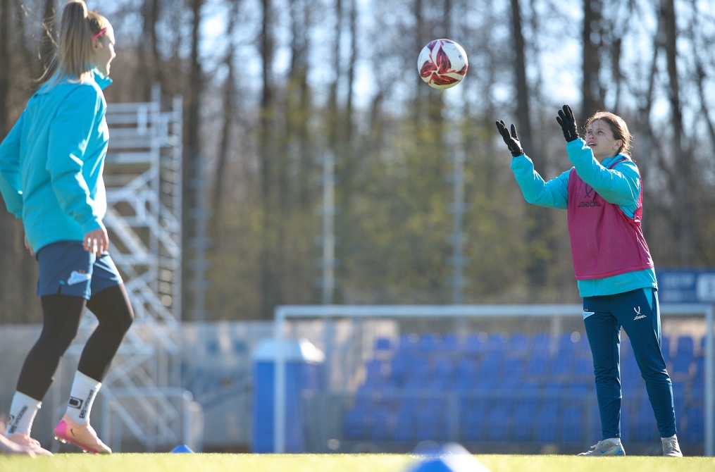 Тренировка женской молодежной команды «Зенит»