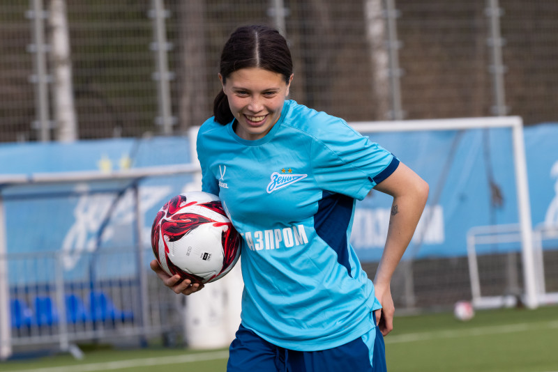 Тренировка женской молодежной команды перед началом сезона 2026