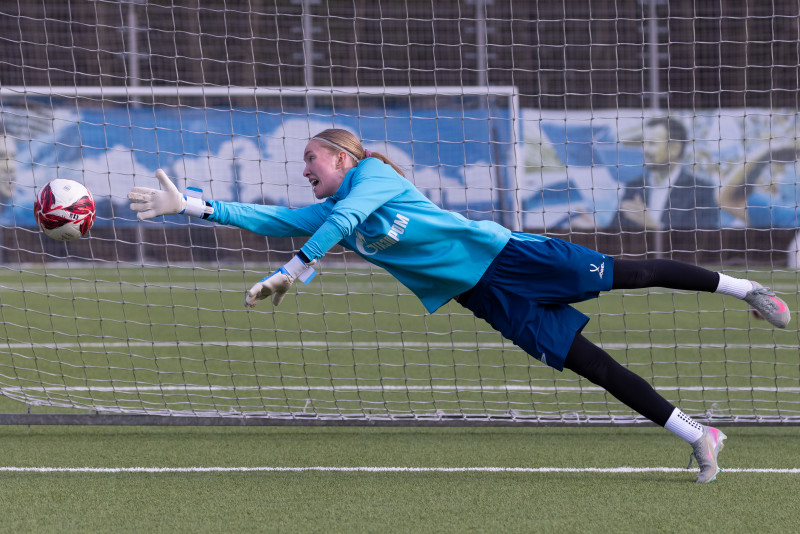 Тренировка женской молодежной команды перед началом сезона 2026