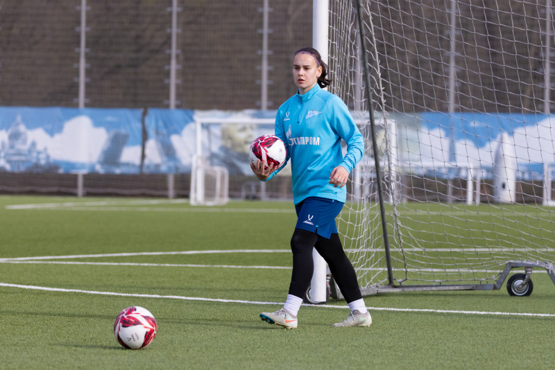 Тренировка женской молодежной команды перед началом сезона 2026
