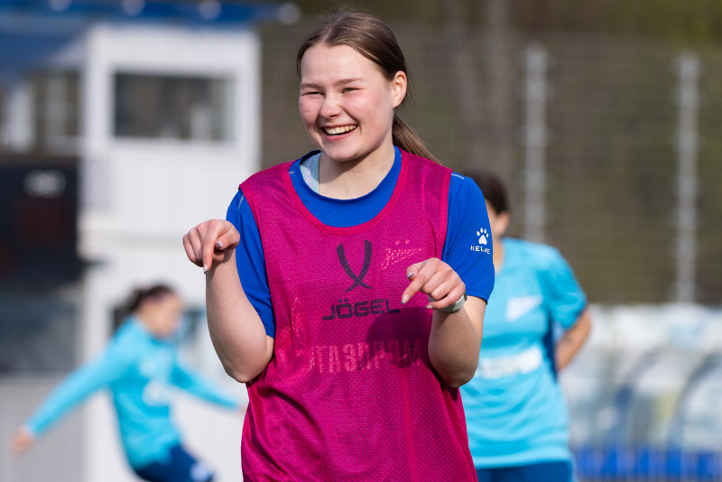 Тренировка женской молодежной команды перед началом сезона 2026