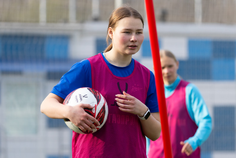 Тренировка женской молодежной команды перед началом сезона 2026