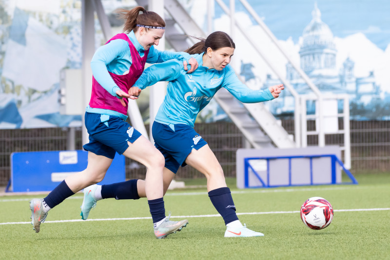 Тренировка женской молодежной команды перед началом сезона 2026