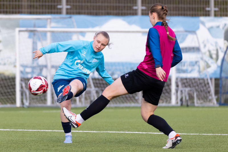 Тренировка женской молодежной команды перед началом сезона 2026