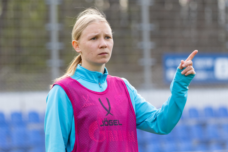 Тренировка женской молодежной команды перед началом сезона 2026