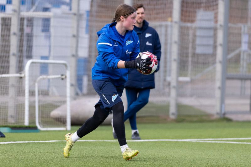 Тренировка женской молодежной команды перед началом сезона 2026