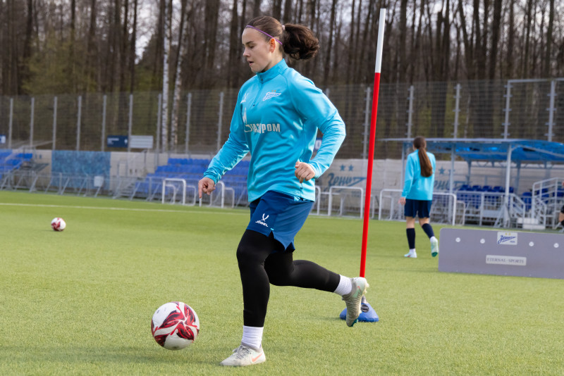 Тренировка женской молодежной команды перед началом сезона 2026