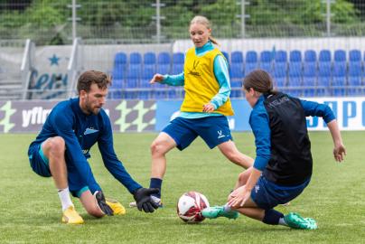 Тренировка женской молодежной команды перед матчем с «Динамо»-м