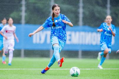Юношеская футбольная лига среди девушек: «Зенит» U-18 — «Спартак» U-18