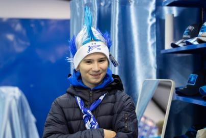 Открытие большого мобильного магазина «Винтрак» (Wintruck) у «Флагштока»